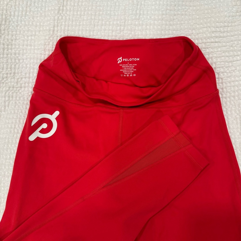 PELOTON - Cropped Leggings with mesh detail - Small